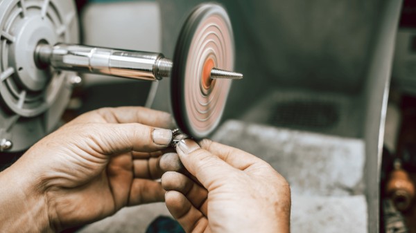 How to Safely Remove Scratches from Gold Jewelry